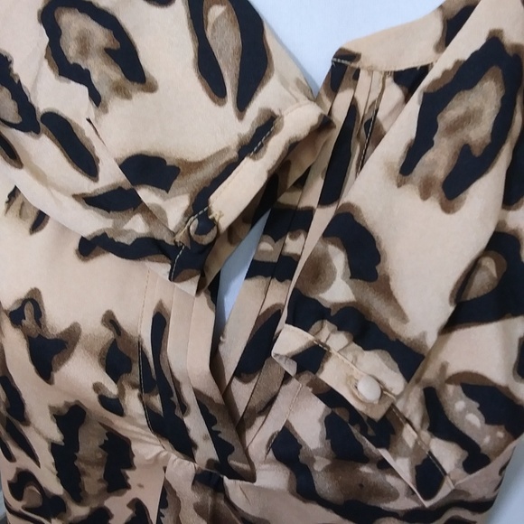 Animal Print Pop Over Tunic Blouse Size S by Milano - Picture 3 of 8